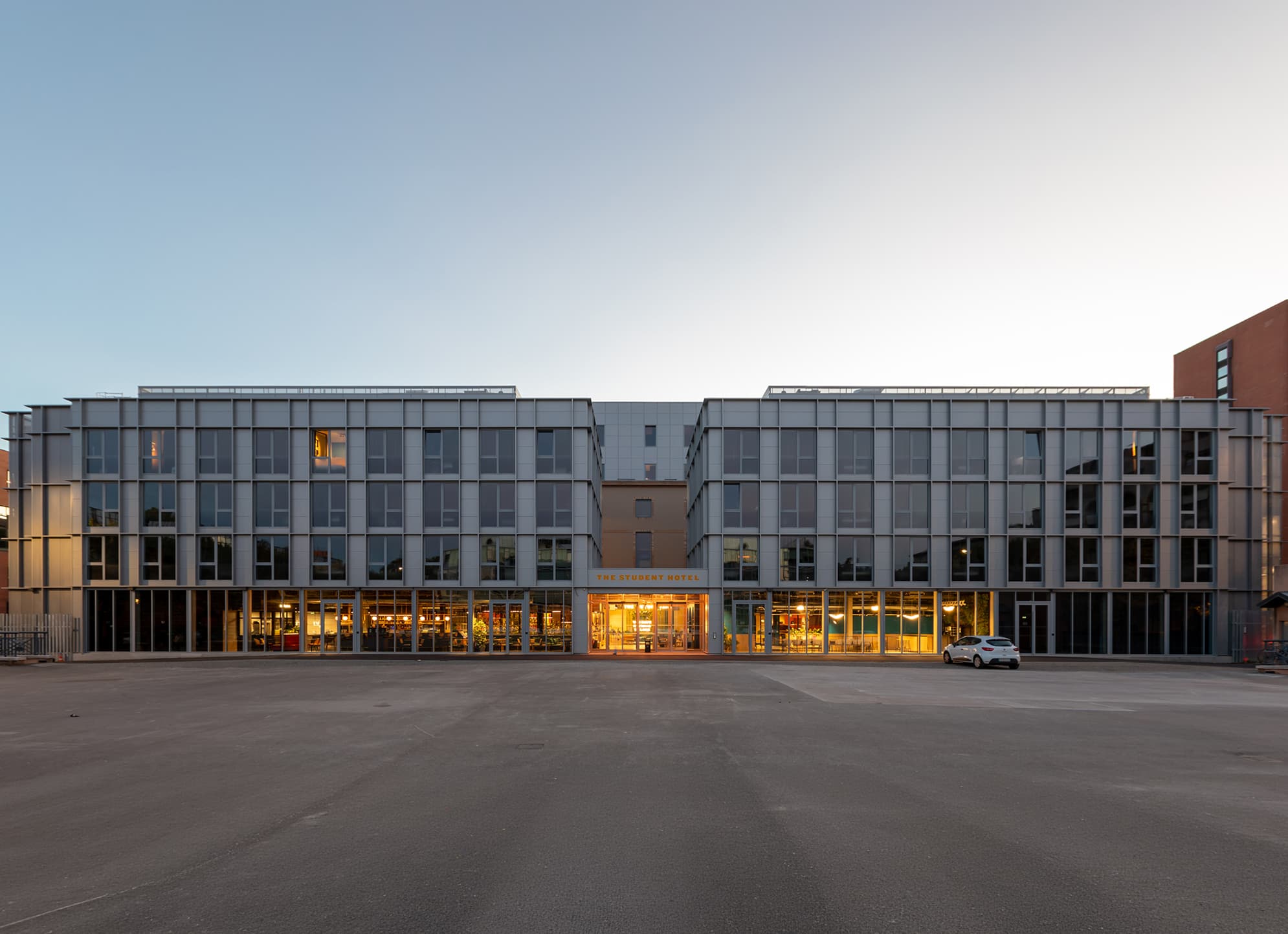 TSH SEBASTOPOL : The social hub